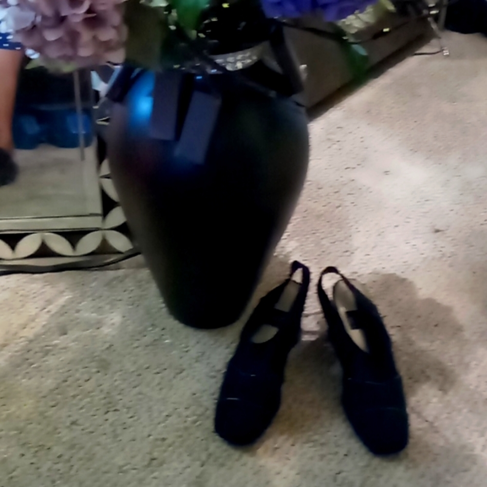 Black mesh sling back shoe w/leather, size 8M.
